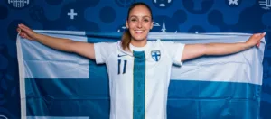 Nora Heroum joueuse de foot